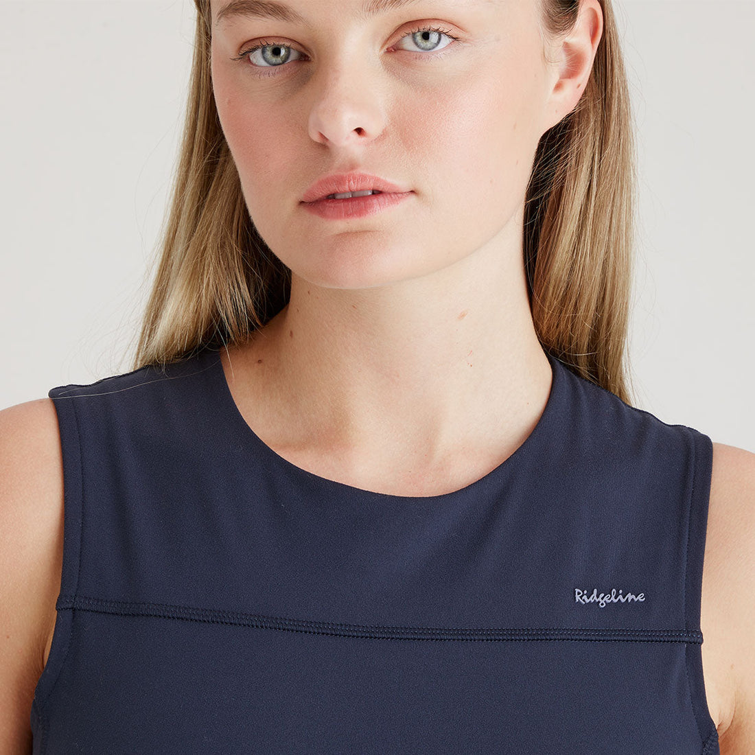 Ridgeline Women's Infinity Crop Top – Navy