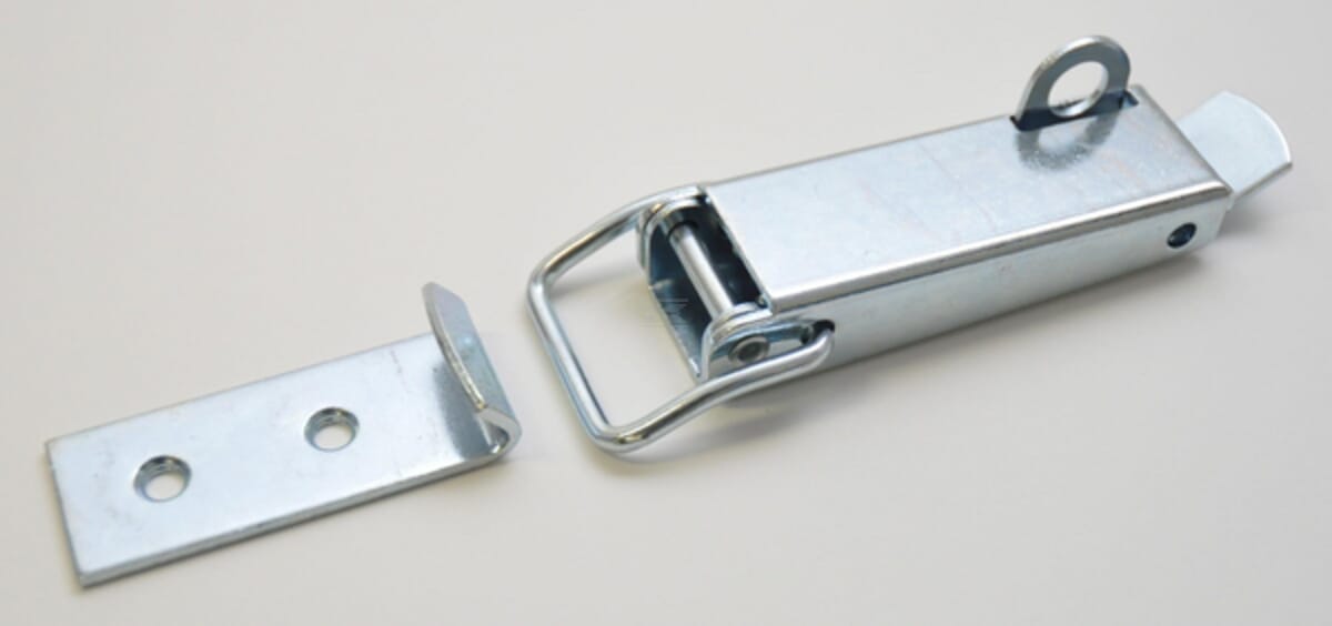 Toggle latch