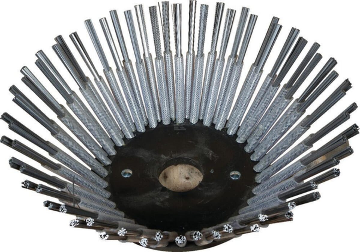 Weed brushes of flat spring steel with PVC sheath, heavy version
