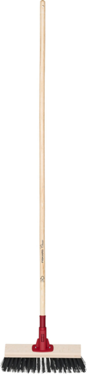 Street broom Fiskars Classic