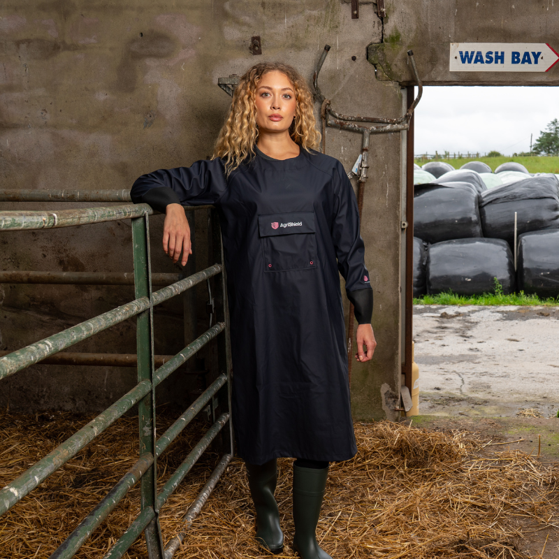 8W16 – Agrishield Women’s Dairy Gown