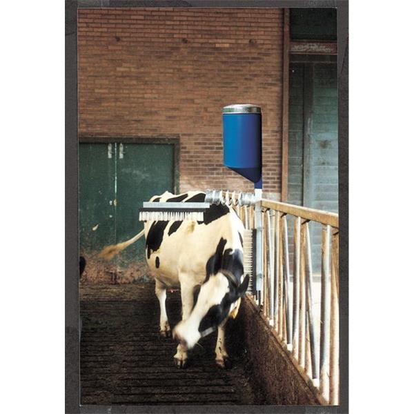 CATTLE BRUSH WITH DISPENSER