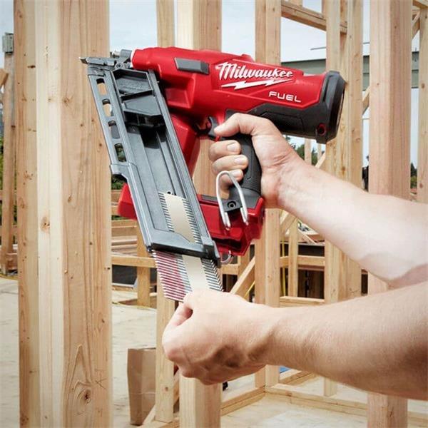MILWAUKEE M18 FUEL™ 34° FRAMING NAILER 2-MODE