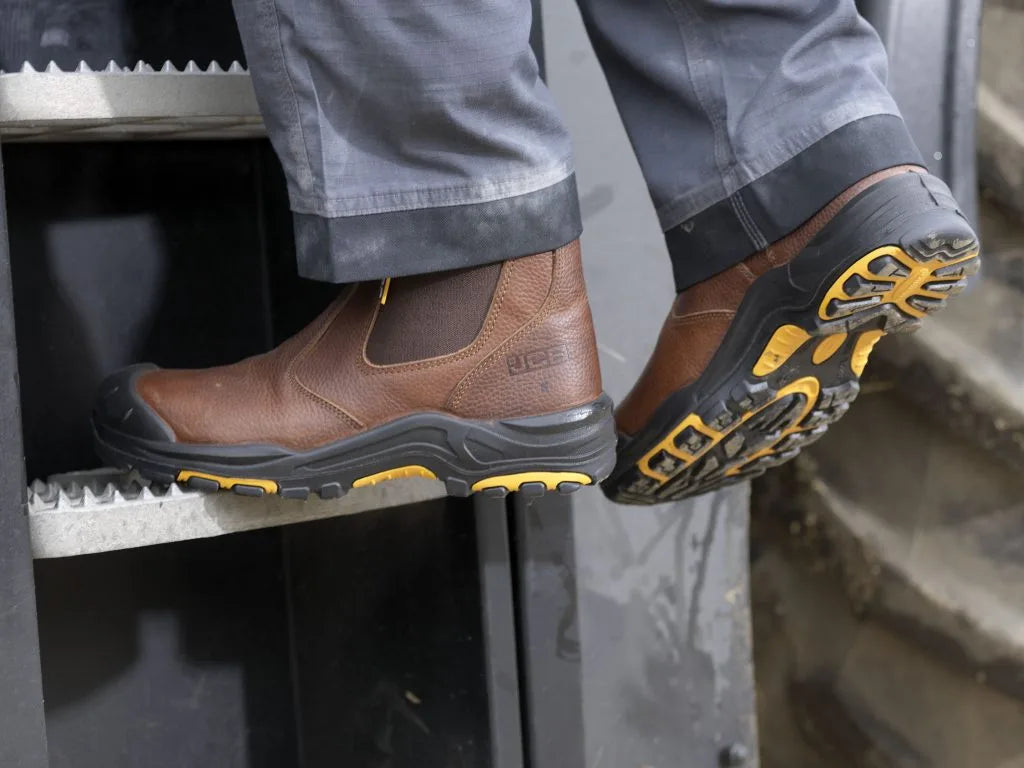 JCB Dealer Brown Boot