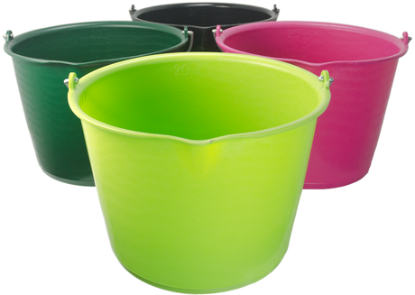 Bucket 15 l with pouring spout
