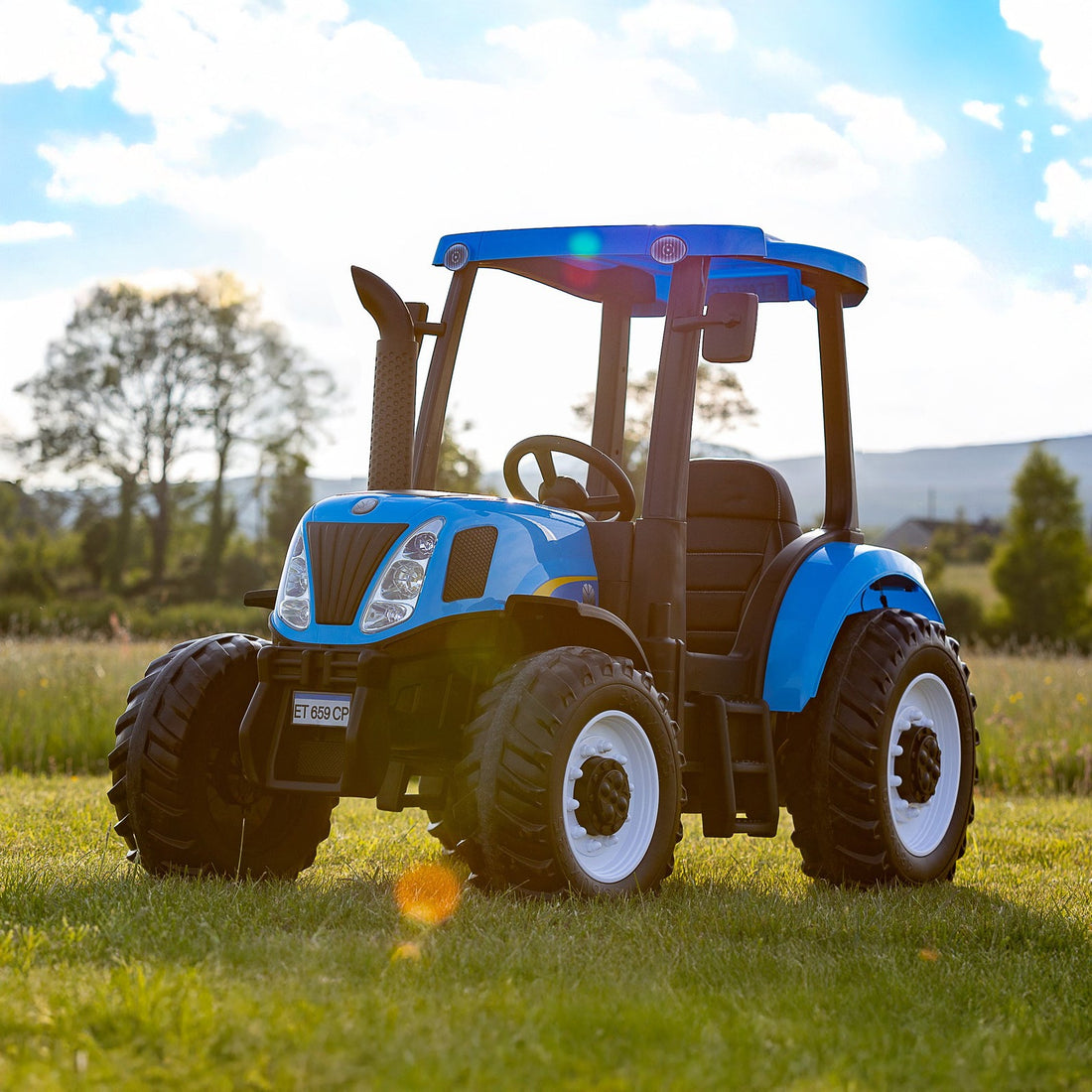 Pre-Order: New Holland 24V Electric Blue Tractor and Trailer (Trailer Included)