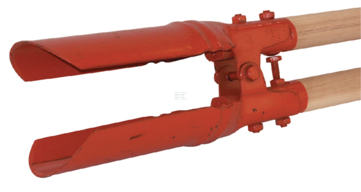 Fiskars Double Handle hole digger