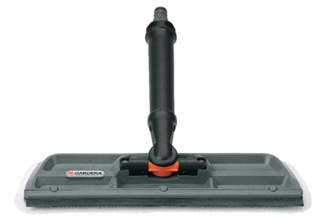 Window washing brush with trigger Gardena